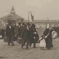 Picture: ?Photograph of Immigrants Landing at Ellis Island.? NAID: 595034