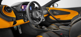 McLaren-570S-butterfly-Doors