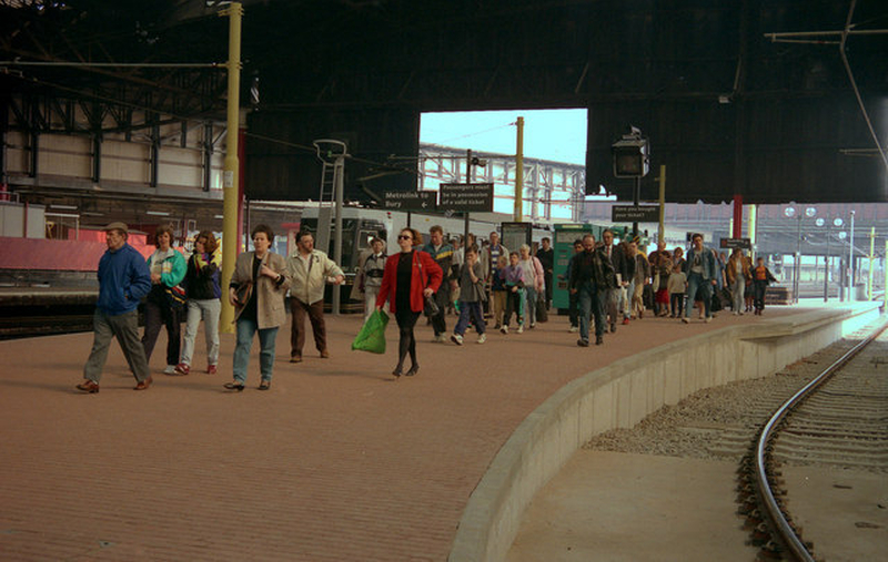 180404 90S Nineties Manchester Victoria Station By Dr Neil Clifton For Sj8499 Taken 1992 04 11