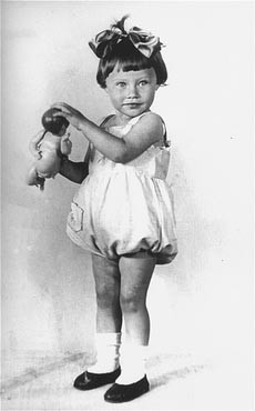 1936 portrait of two-year-old Mania Halef, a Jewish child, who was later killed during the mass execution at Babi Yar. [LCID: 03256]