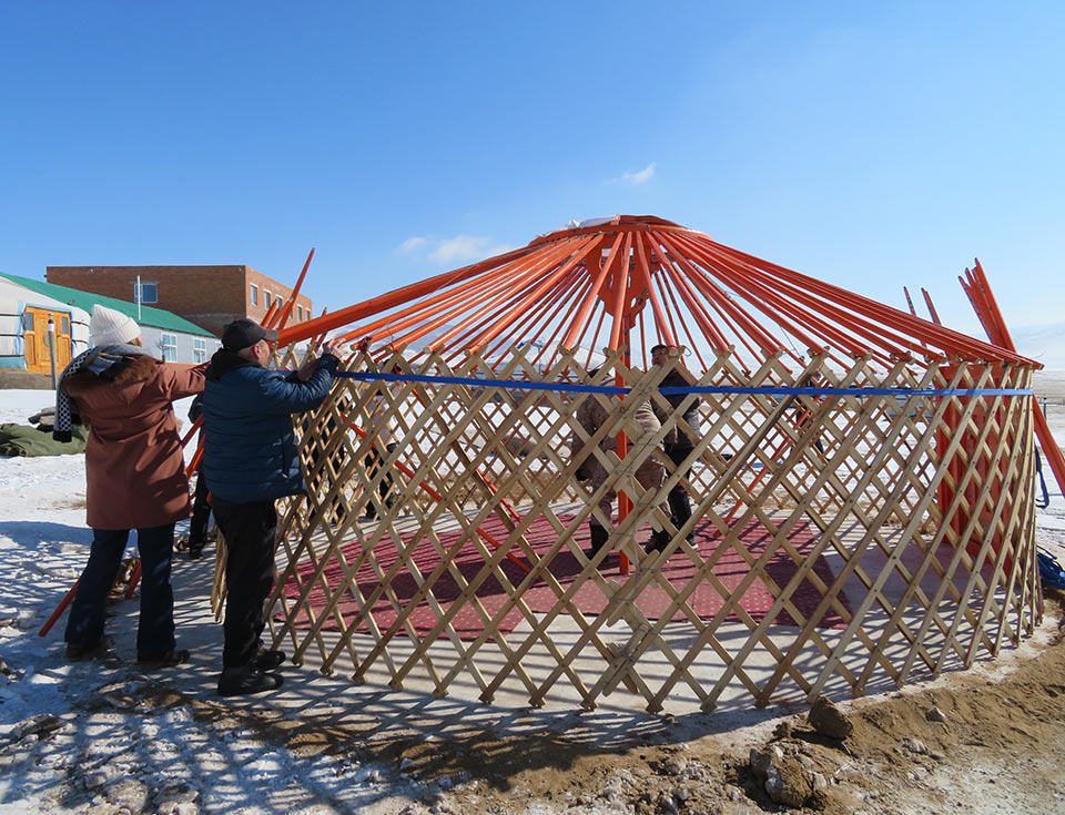 To gain a better understanding of existing gers' structure and insulation, our design team constructed a traditional ger during a one-week workshop in the spring of 2018.