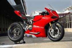 Loving for speed with Ducati 1199 Panigale