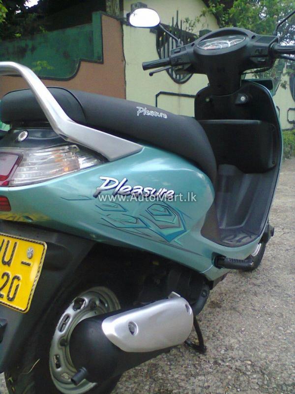 2011 Hero Honda Pleasure 100