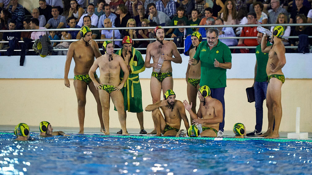           Las mejores imágenes del partido de waterpolo entre el WP Navarra y el Echeyde canario
        