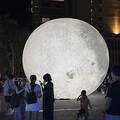 「璀燦星際」巨大月球太夢幻 鐵花新聚落百萬人次賞燈 鐵花燈之祭加碼延展至10/13