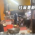 快訊/高雄三民區火鍋店「食材來不及解凍」店員直接往地上摔