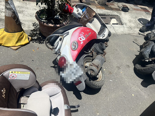 快訊/台南麻豆嚴重車禍！載水泥貨車撞爛轎車 駕駛左臉破相困車內