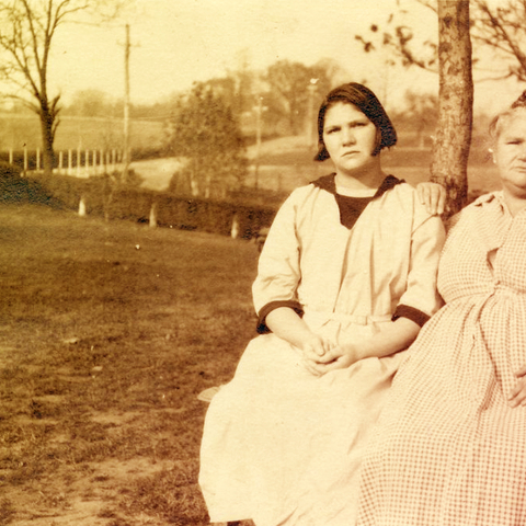 Carrie Buck (left) and her mother (right)