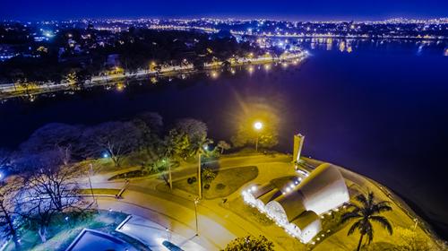 Praça Dino Barbieri e Igreja da Pampulha, em Belo Horizonte