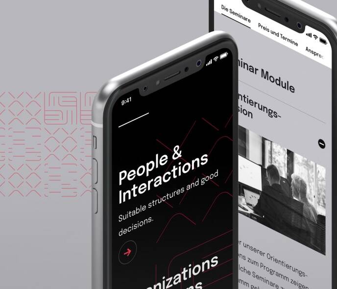 Zwei Smartphones zeigen verschiedene Seiten der Metaplan Website an