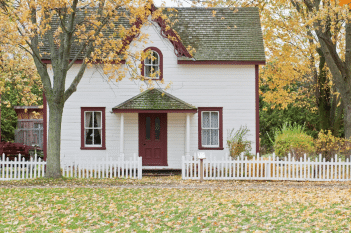 small house photo