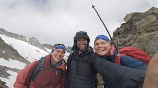 Jo, Franz und Hanna (v.l.) queren auf ihrer eigenen Route gemeinsam die Alpen.