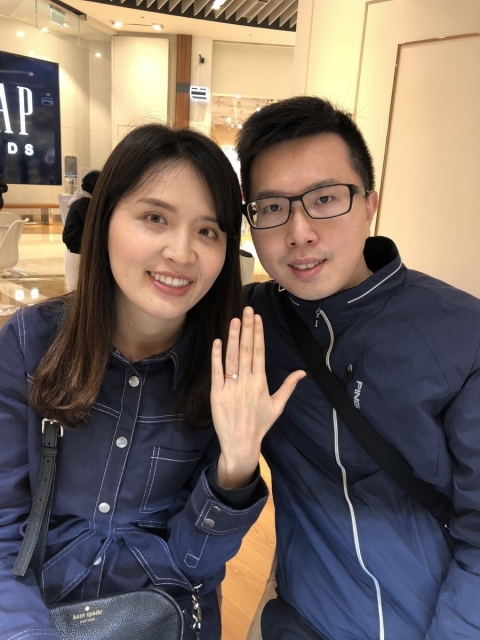 推薦給想準備求婚戒的人，可以親自到亞立詩櫃位上選購