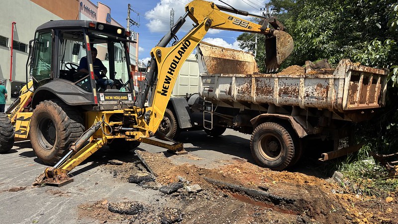 Prefeitura implanta novo dreno no Nova Carioba