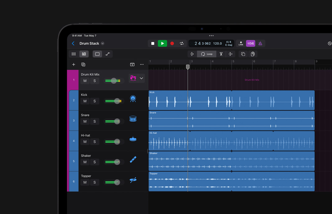 Interface d’utilisation de pistes de performance groupées, empilées et consolidées proprement dans Logic Pro pour iPad.