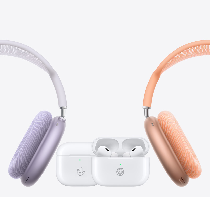 左右兩側分別是 AirPods Max，中間是 AirPods 4 和 AirPods Pro 2。