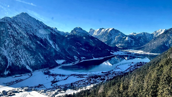 Winter am Achensee: Der Achensee liegt zwischen dem Karwendel und Rofangebirge in Tirol. | Bild: BR