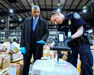 CBPO Reynolds demonstrates the use of a Viken imaging device