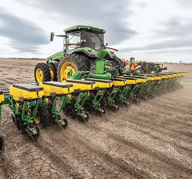 Image of a John Deere 1725C Planter planting a field