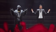 Francesco Gabbani auf der ESC-Bühne in Kiew. © NDR / Rolf Klatt Foto: Rolf Klatt