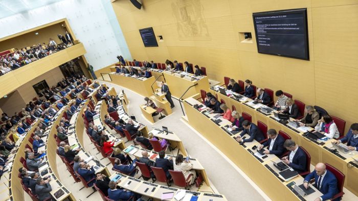 Bayerischer Landtag: AfD fordert Gesetz für „Asylnotstand“