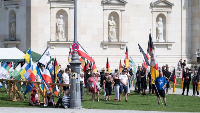 Von obskur bis rechtsextrem: Mehrheit der Deutschen hält Reichsbürger für gefährlich