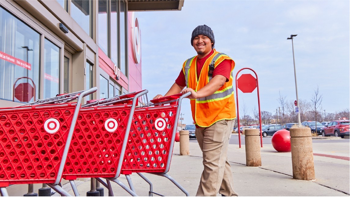 A stores team member 