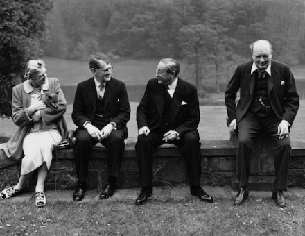 From left to right: Clementine Churchill, Richard Law, Léon Blum and Winston Churchill, Chartwell, 10 May 1939. Associated Press/Alamy Stock Photo.