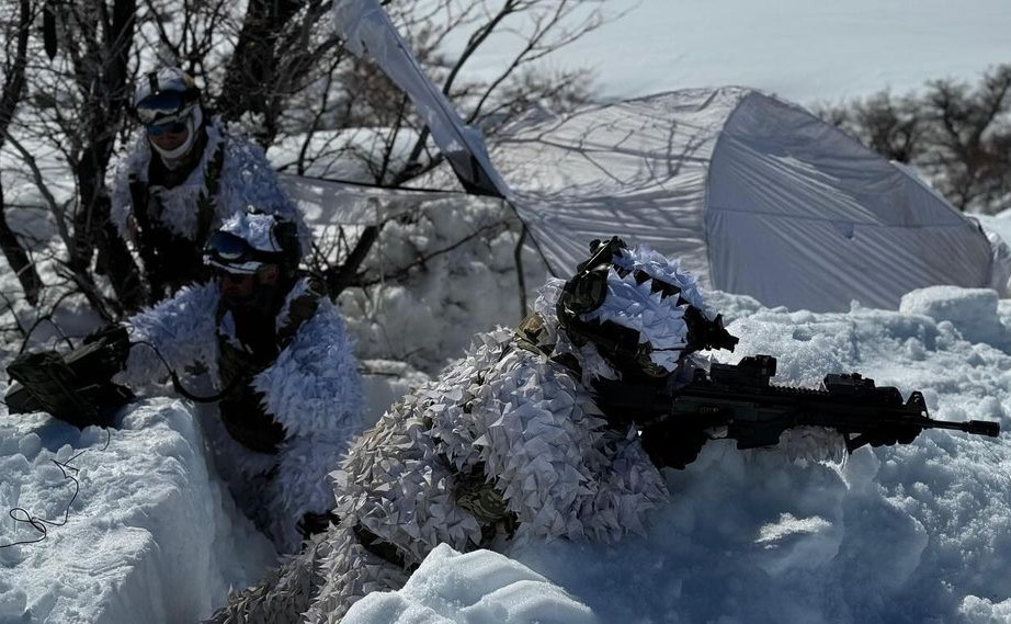 El Ejército de Chile envía oficiales a España para perfeccionar sus habilidades en Operaciones Especiales y Montaña