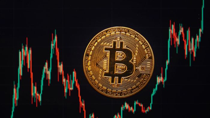 Kryptowährungen: Bitcoin knackt historische Marke von 100.000 Dollar