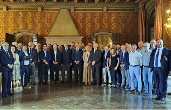 Foto di gruppo dei neo sindaci con il prefetto di Verona, Demetrio Martino