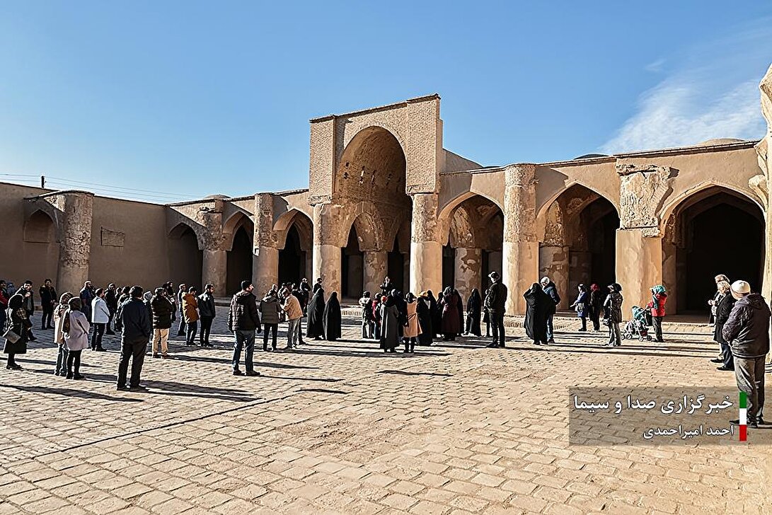 مسجد تاریخانه دامغان