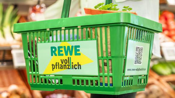 Doch selbst wenn der erste vegane Supermarkt Deutschlands noch nicht das Erfolgsmodell der Gegenwart sein sollte, so ist er auf jeden Fall ein sicherlich erkenntnisreiches Testlabor für die Zukunft.