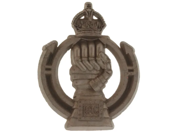 Cap badge, Royal Armoured Corps, 1942