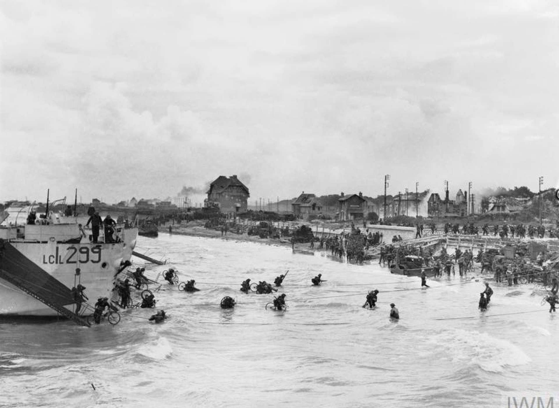  Canadian Infantry Brigade disembarking with bicycles from LCI(L)s