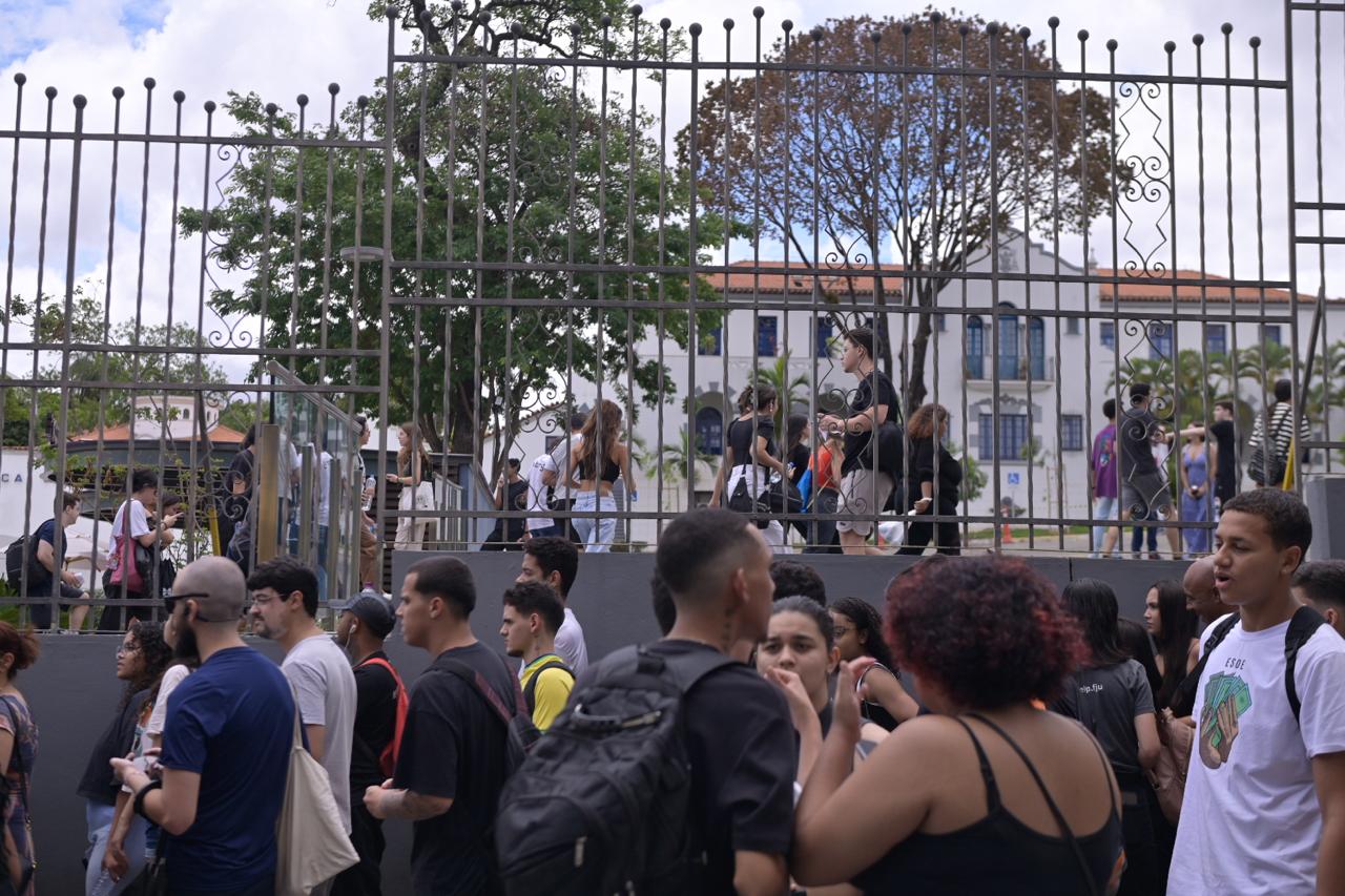 Estudantes prestaram o segundo dia de provas neste domingo