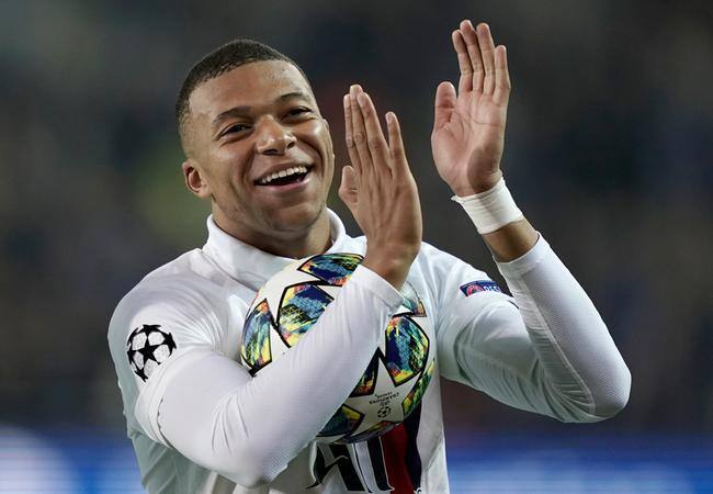 Mbappé ainda tem destino indefinido para a próxima temporada