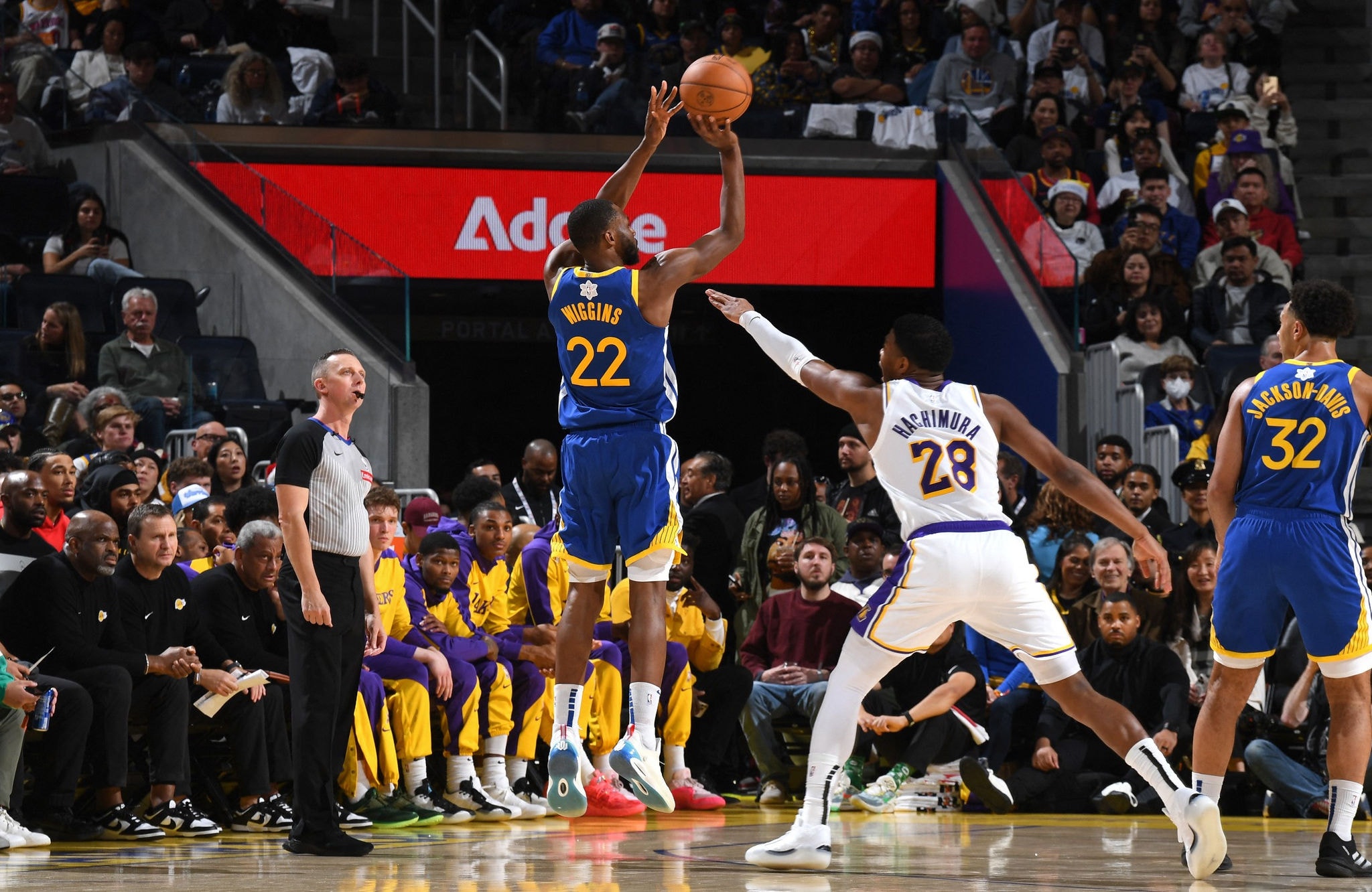 Lakers derrotam Warriors na NBA de Natal