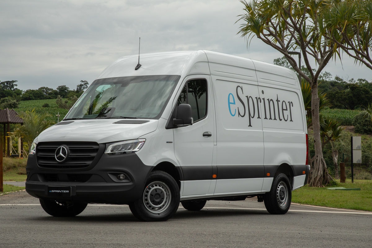 Mercedes lança sua van Sprinter com opção de motor 100% elétrico