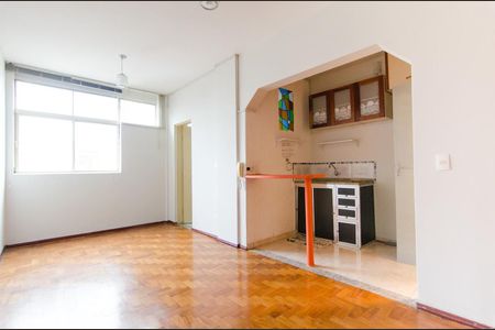 Sala de kitnet/studio à venda com 1 quarto, 38m² em Centro, Campinas