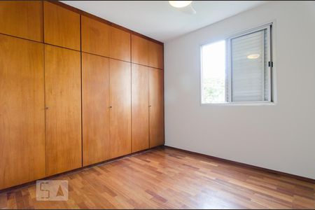 Quarto de apartamento à venda com 1 quarto, 45m² em Cambuí, Campinas