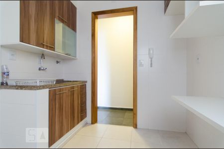 Cozinha de apartamento à venda com 1 quarto, 45m² em Cambuí, Campinas