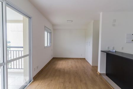 Sala de kitnet/studio para alugar com 1 quarto, 38m² em Jardim Flor da Montanha, Guarulhos