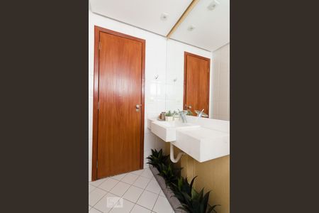 Banheiro de apartamento à venda com 3 quartos, 84m² em Vila Brandina, Campinas