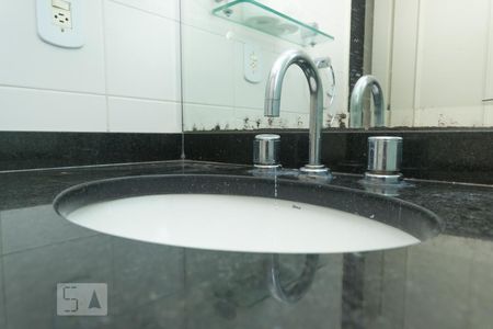 Detalhe do banheiro de apartamento para alugar com 1 quarto, 45m² em Aclimação, São Paulo