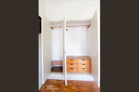 Quarto de apartamento à venda com 1 quarto, 70m² em Centro, Campinas