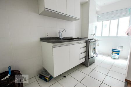 Cozinha e lavanderia de apartamento para alugar com 1 quarto, 45m² em Água Branca, São Paulo