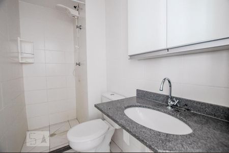 Banheiro de apartamento para alugar com 1 quarto, 45m² em Água Branca, São Paulo