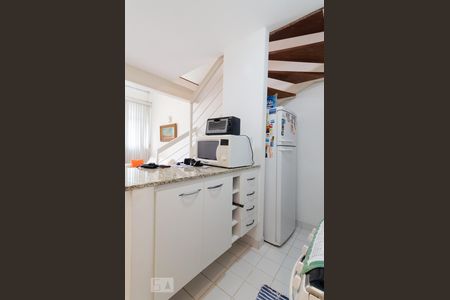 Cozinha de apartamento para alugar com 1 quarto, 55m² em Cambuí, Campinas