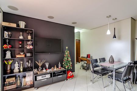 Sala de casa para alugar com 3 quartos, 111m² em Fernão Dias, Belo Horizonte